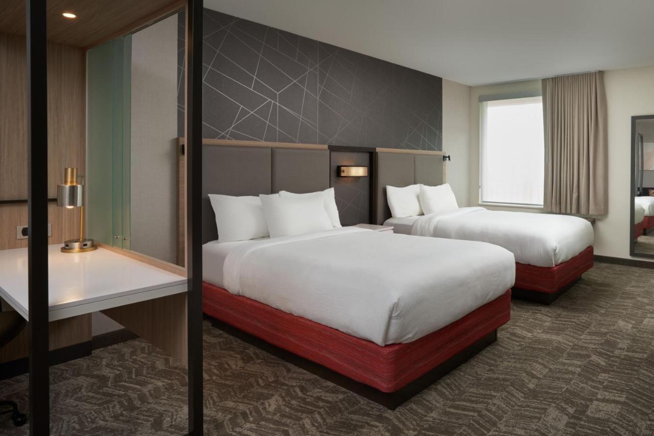 สปริงฮิลล์ สวีท บาย เรดิสัน แฟร์วิว ไฮต์ อิลลินอยส์ Hotel เอสเตอโร ภายนอก รูปภาพ
